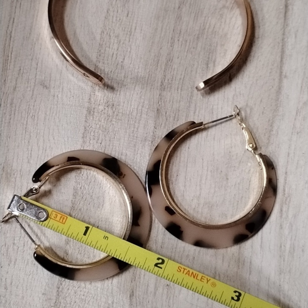 Hoop Earrings and Bracelet Combo - Picture 6 of 7